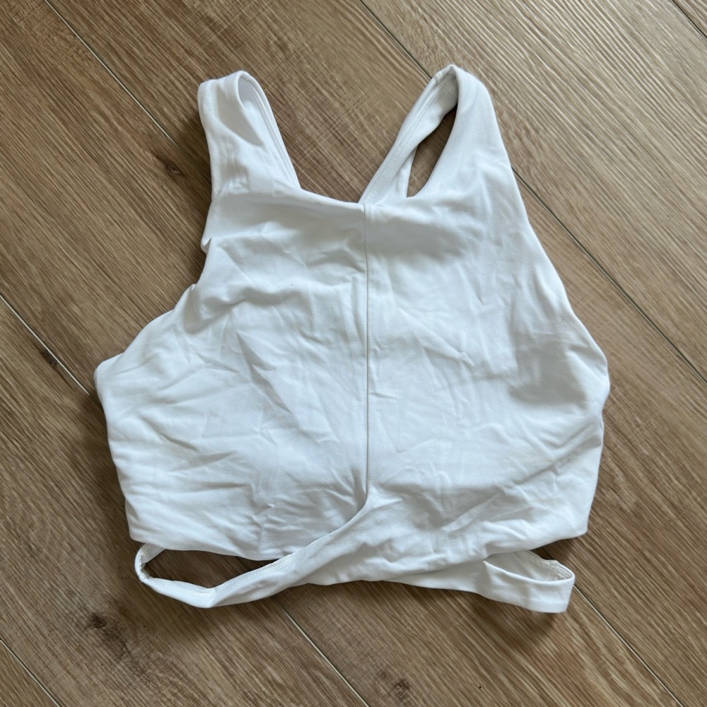Athleta White Conscious Crop Cut Out Bra D&DD Cup